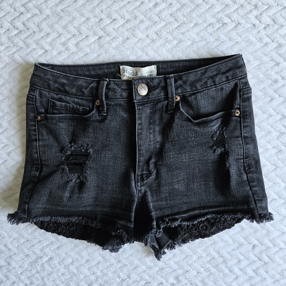 Mudd FLX Stretch High-Rise Shortie Black Denim Shorts Size 5 - Picture 2 of 11